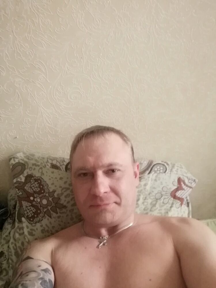  15525801  Nik, 42 ,    