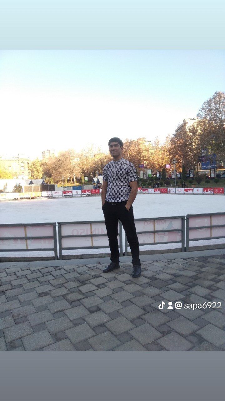  40701281  Gayrat, 29 ,    