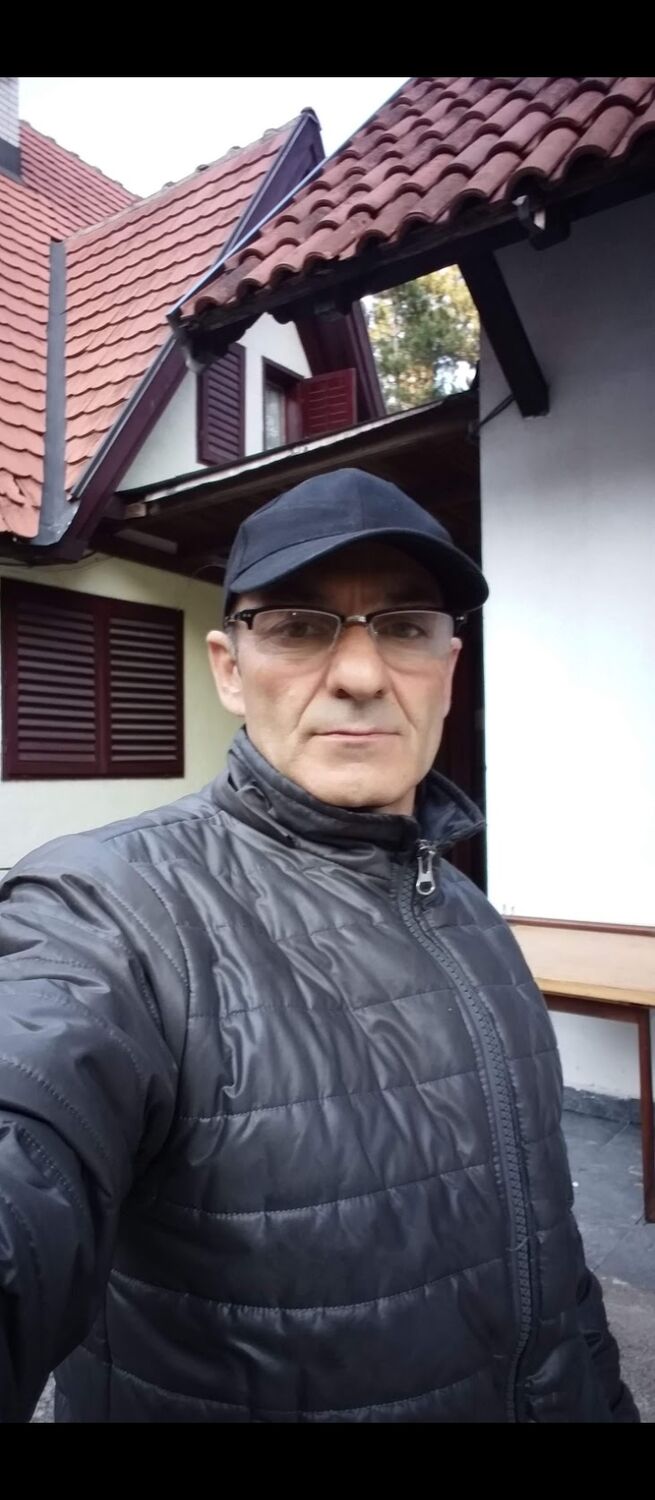  54781981  Arslan, 52 ,    