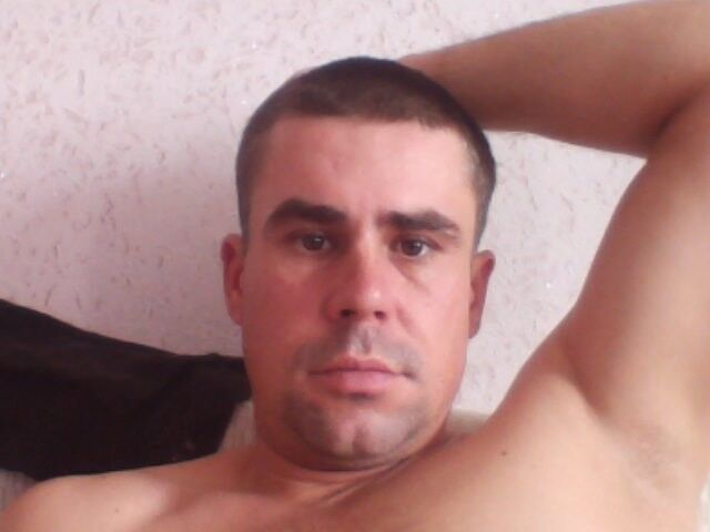  11062751  Evgeny, 41 ,    