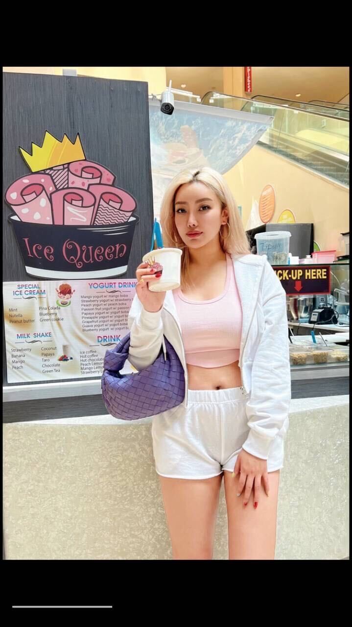  ,   Sofia, 32 ,   ,   