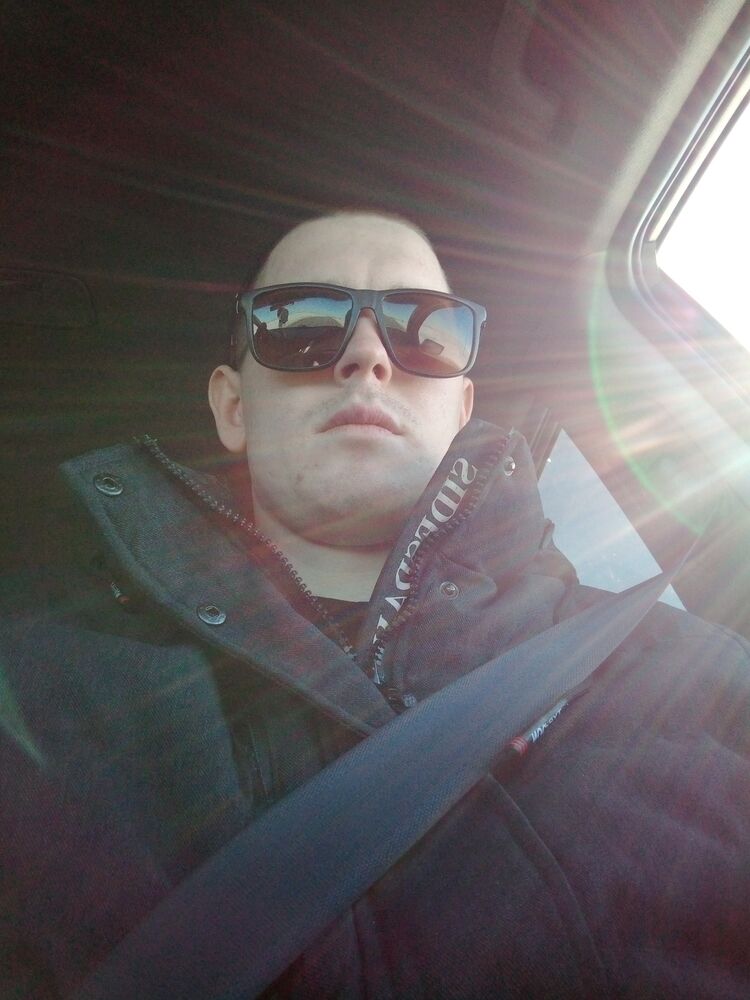  27040171  Ivan, 25 ,    