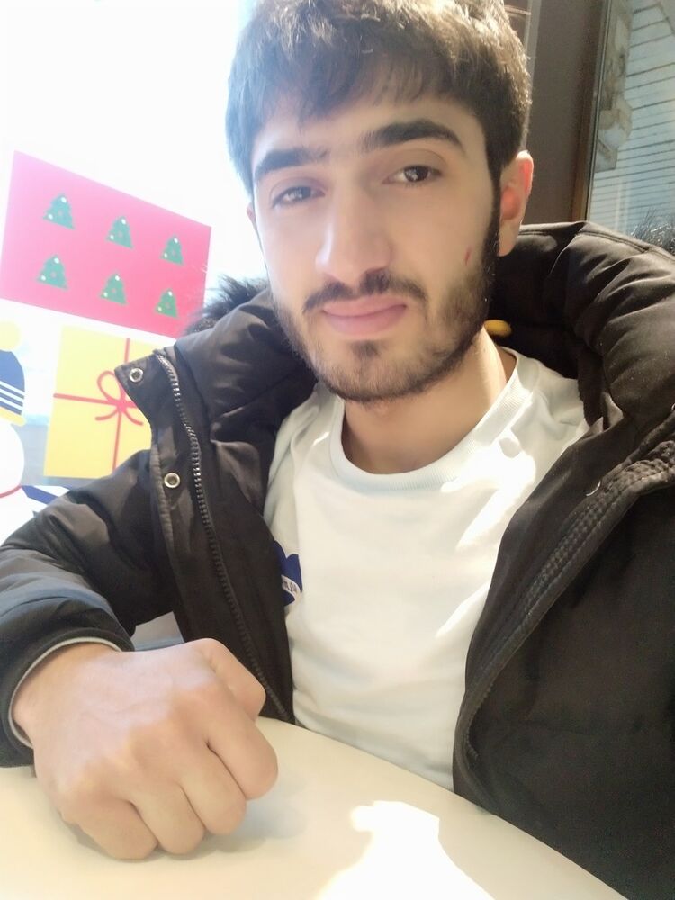  18767281  , 33 ,    