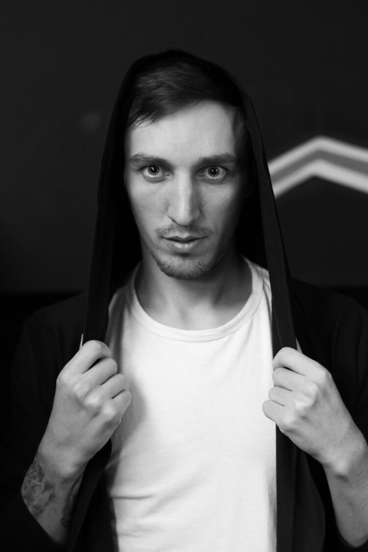  ,   Mike, 32 ,   ,   , c 