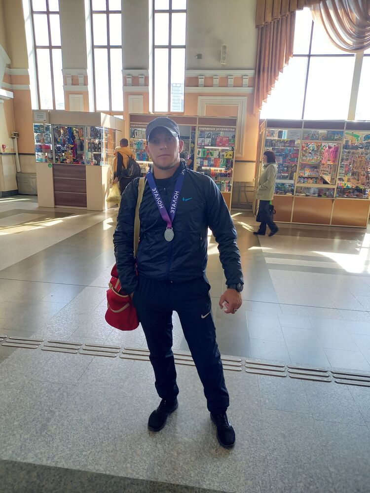  ,   Anton, 35 ,   ,   , c , 