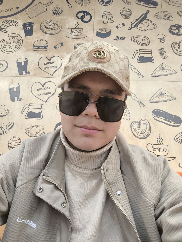  54481431  Umar, 22 ,    