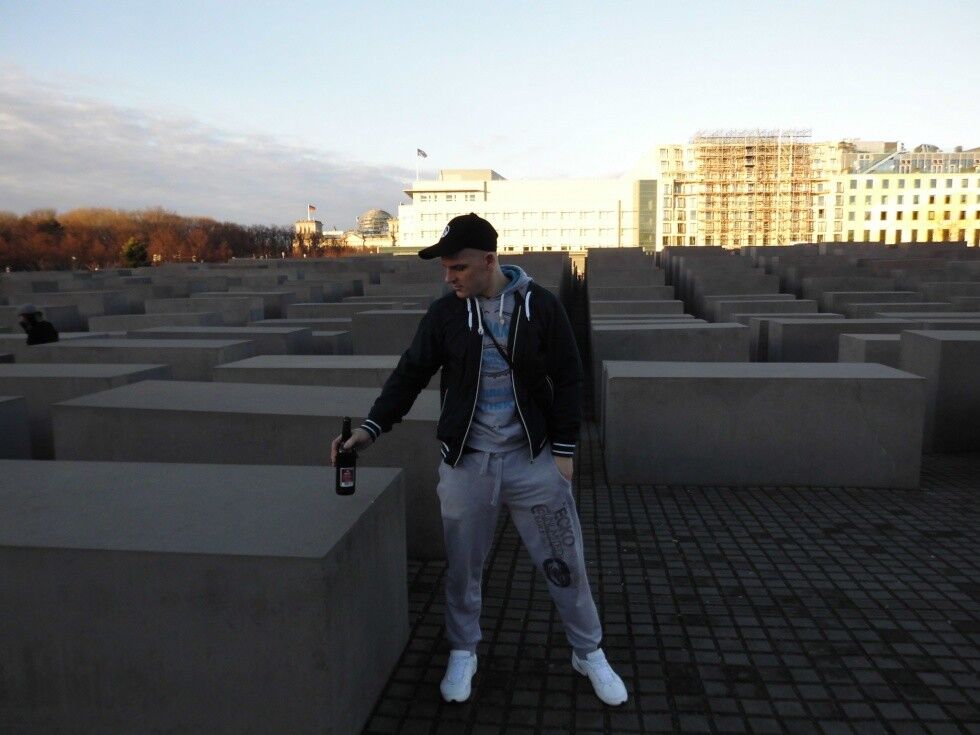  ,   Egils, 41 ,   ,   , c 