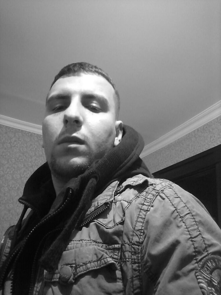  18263051  Nazim, 30 ,    