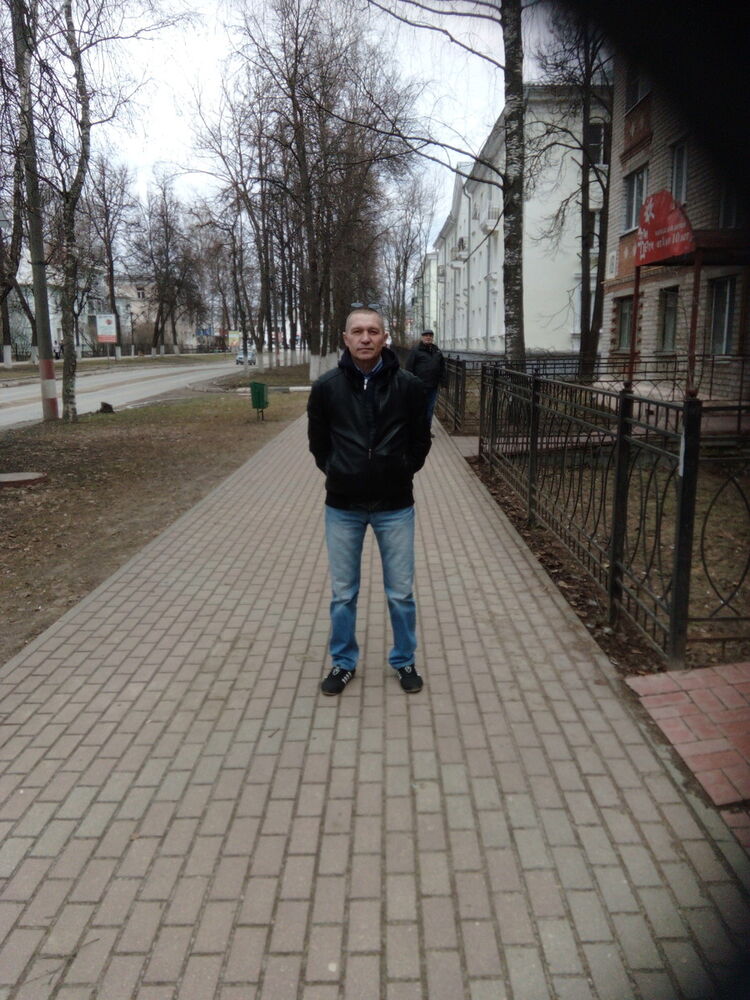  15801631  Sergei, 55 ,    