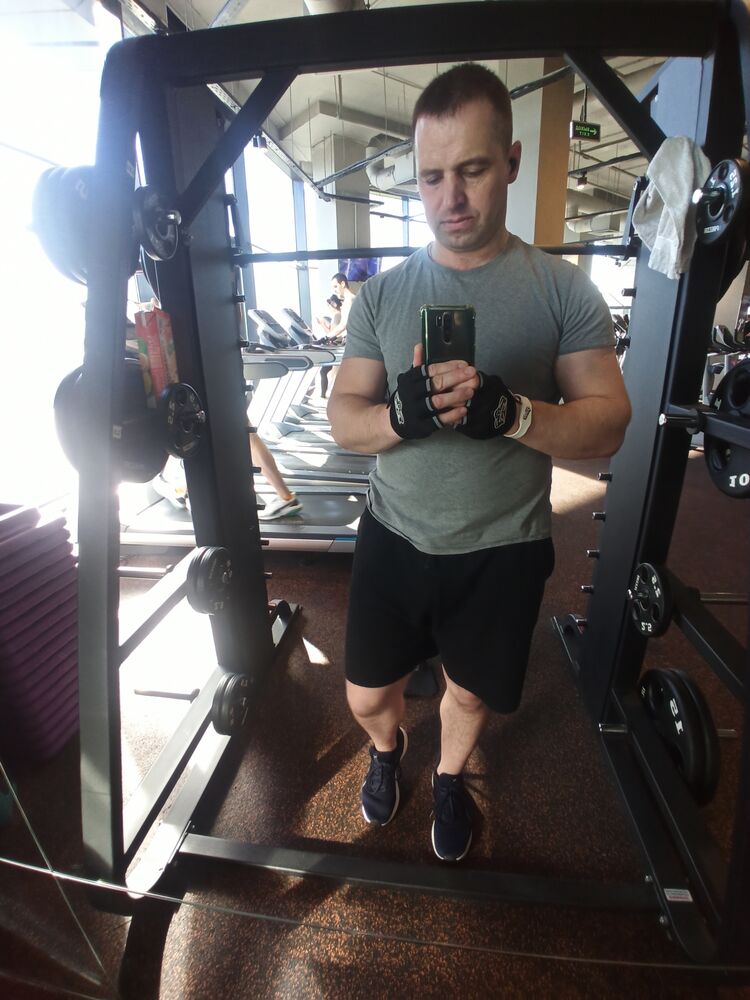  ,   Dima, 44 ,   ,   , c , 