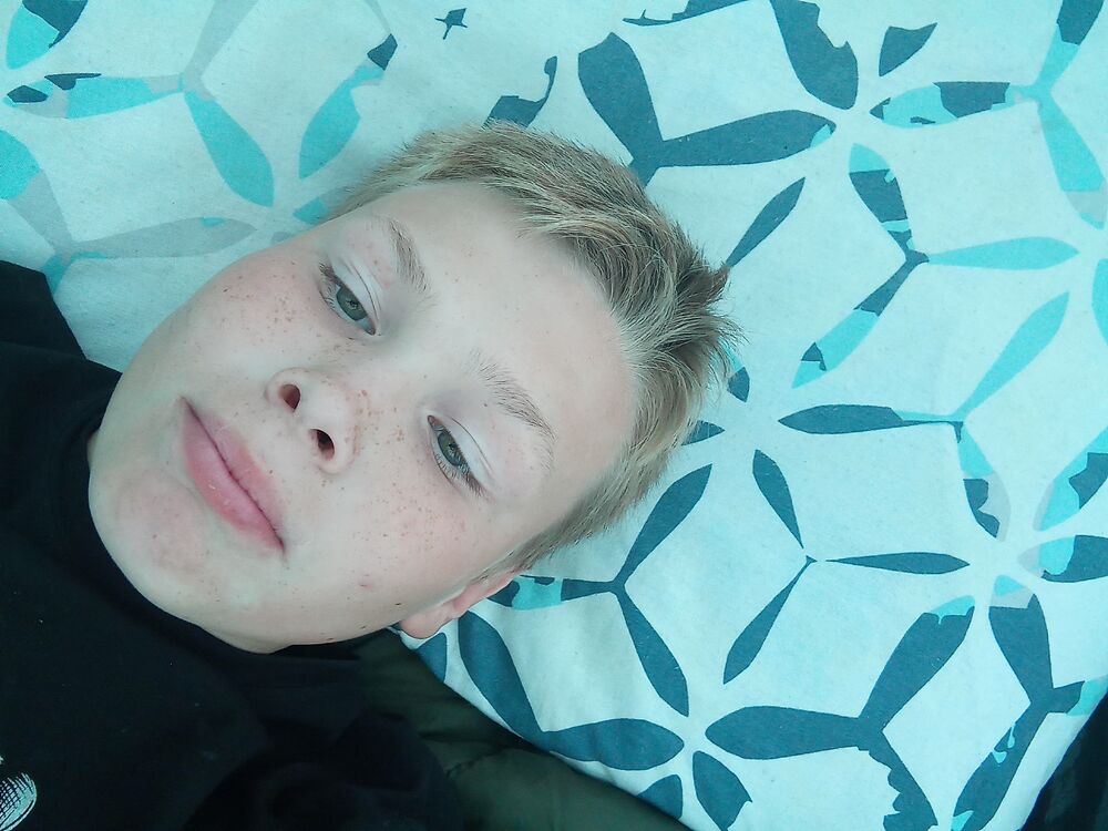  37095611  , 21 ,    -