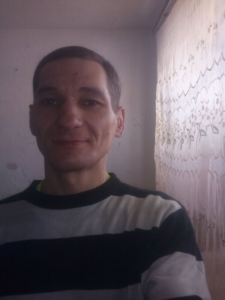  5875081  Oleg, 47 ,    