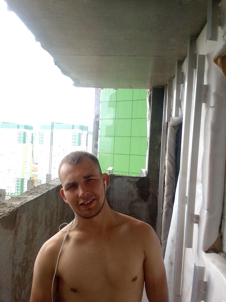  ,   Goga, 28 ,   ,   