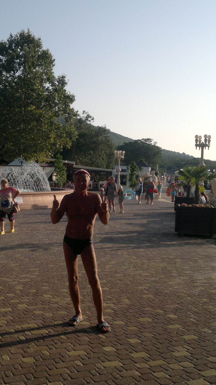  23798541  Denis, 54 ,    