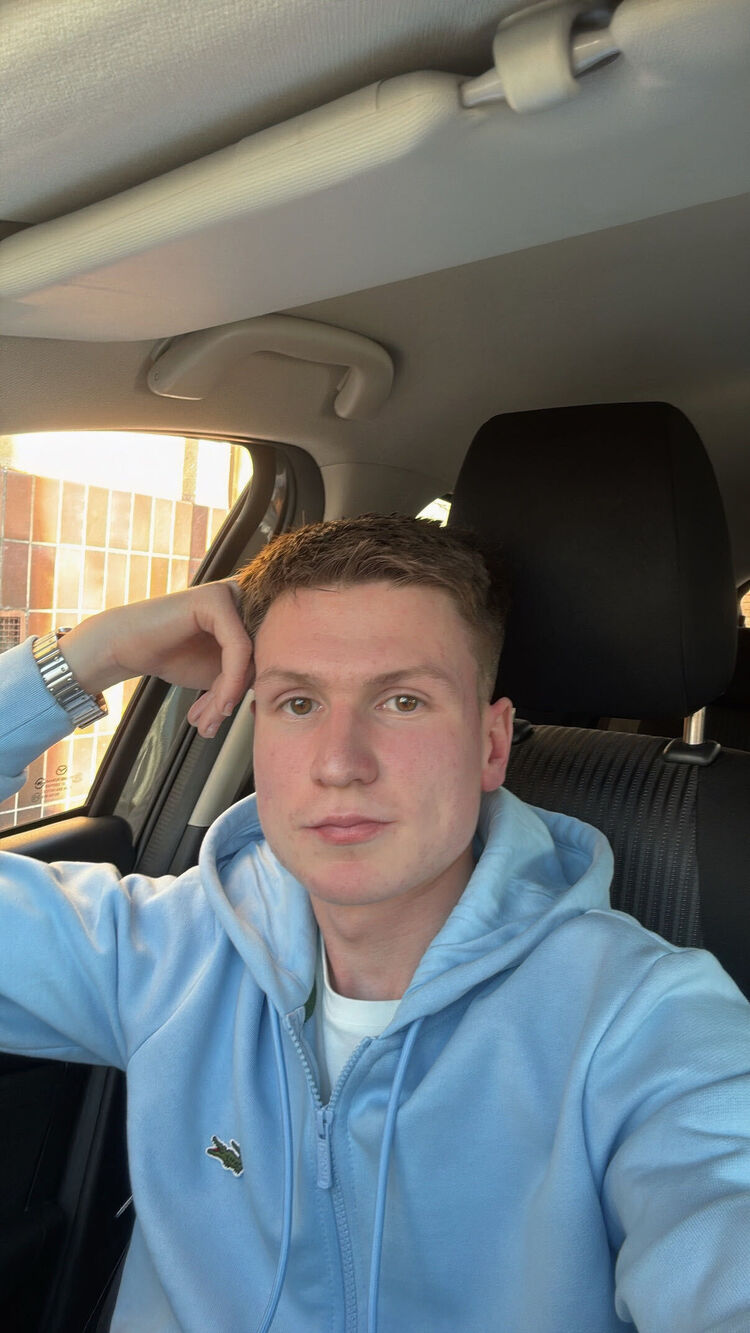  52341391  Ivar, 22 ,    Frankfurt Am Main