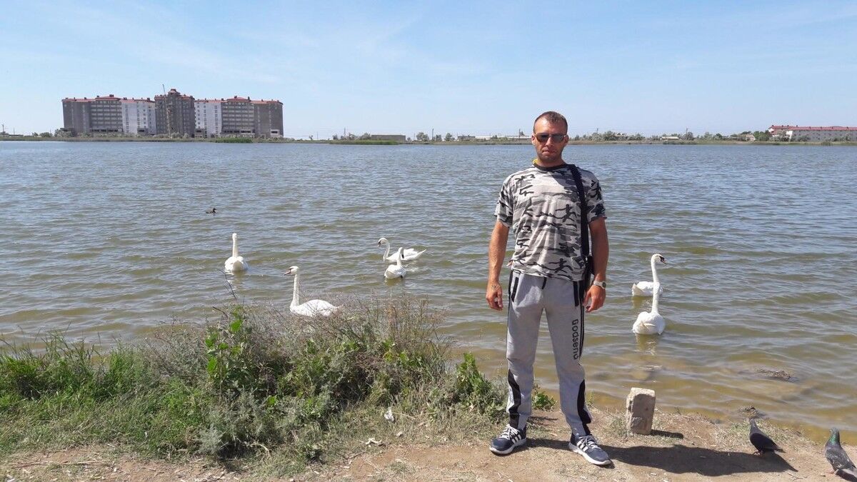  10148711  Oleg, 49 ,    