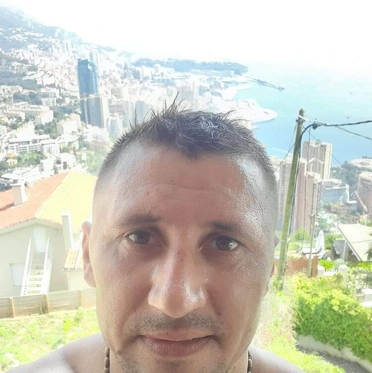  ,   Vlad, 32 ,   ,   