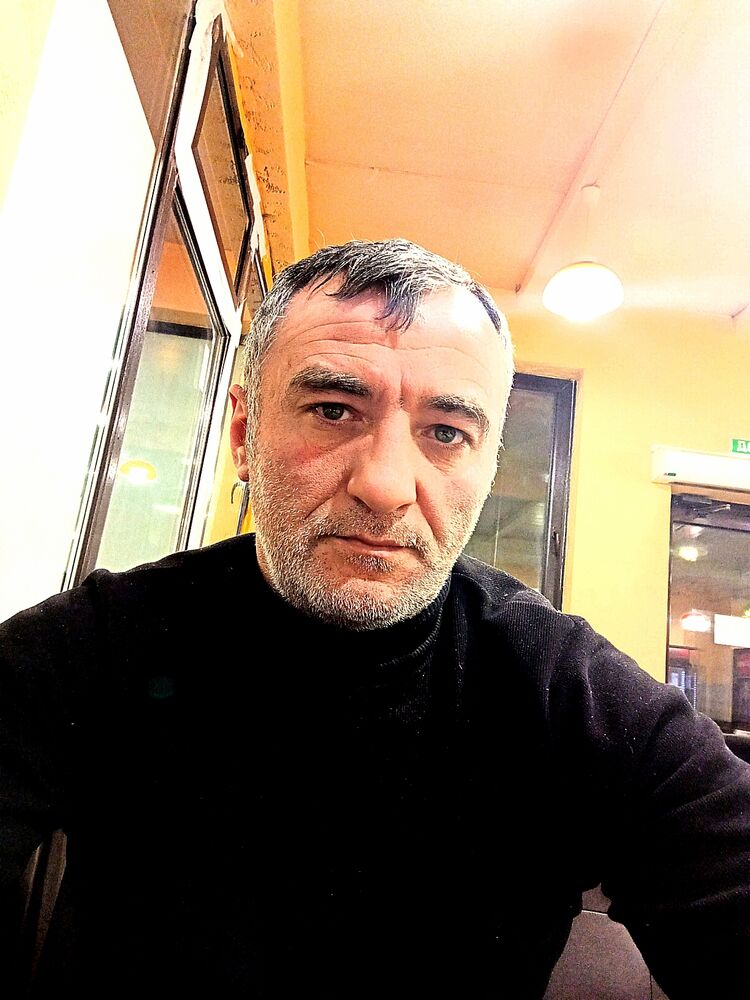  31848941  Xalid, 44 ,    