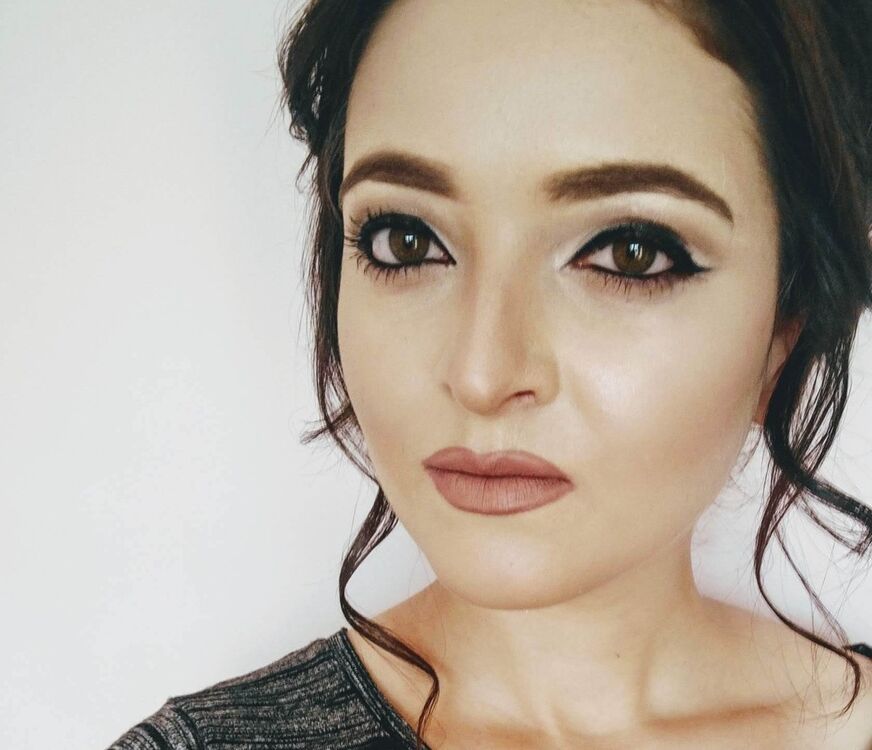  ,   Anna, 39 ,  