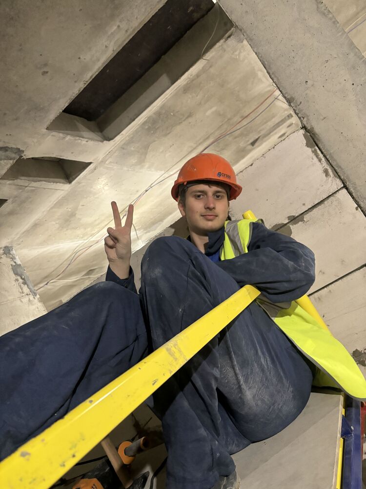  42912261  , 20 ,    