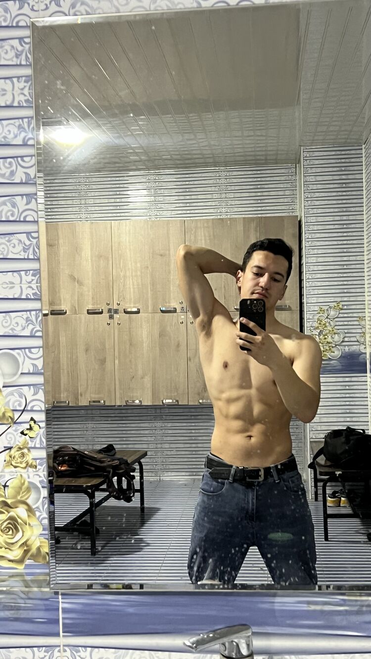  41717391  Hakim, 21 ,    