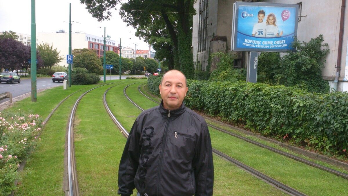  8121021  Aleks, 48 ,    