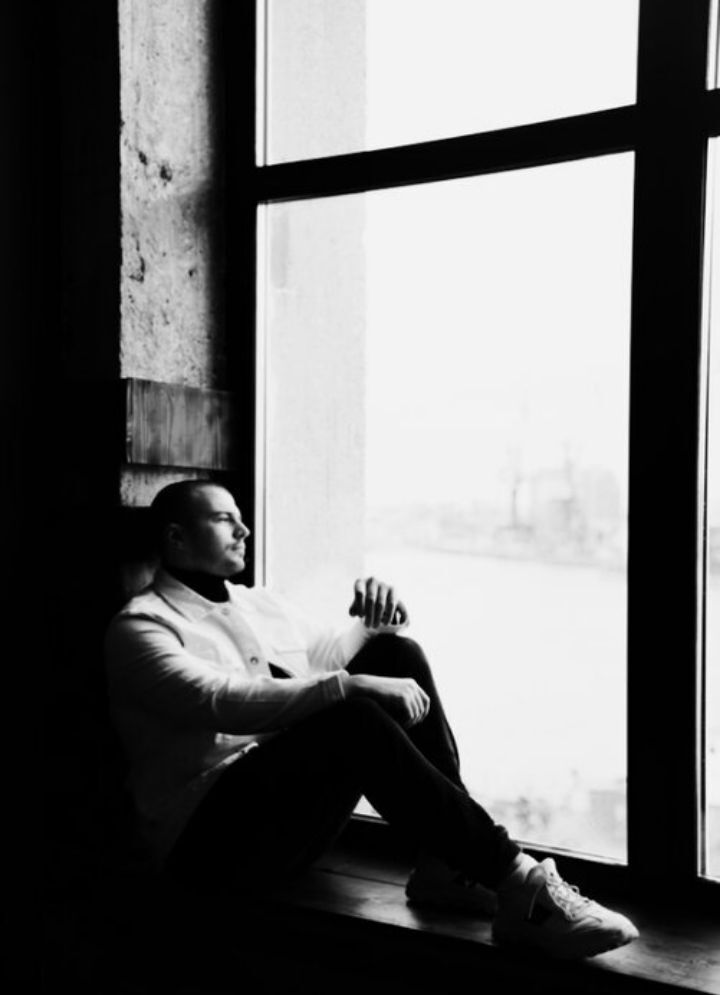  52458661  Vladislove, 33 ,    