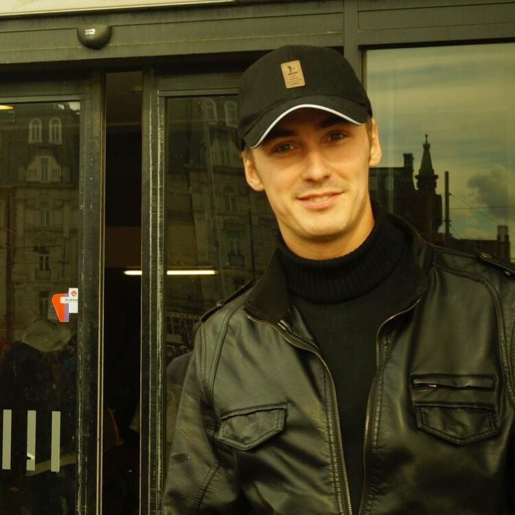  ,   Alexandr, 40 ,   ,   , c 