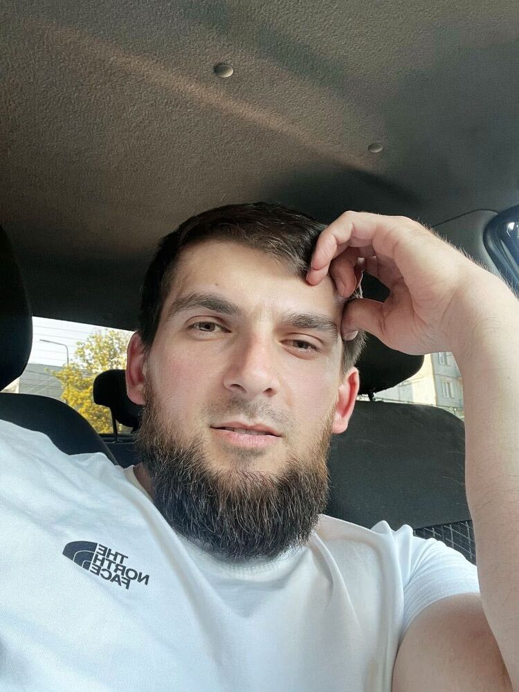  53825531  Badr, 28 ,    