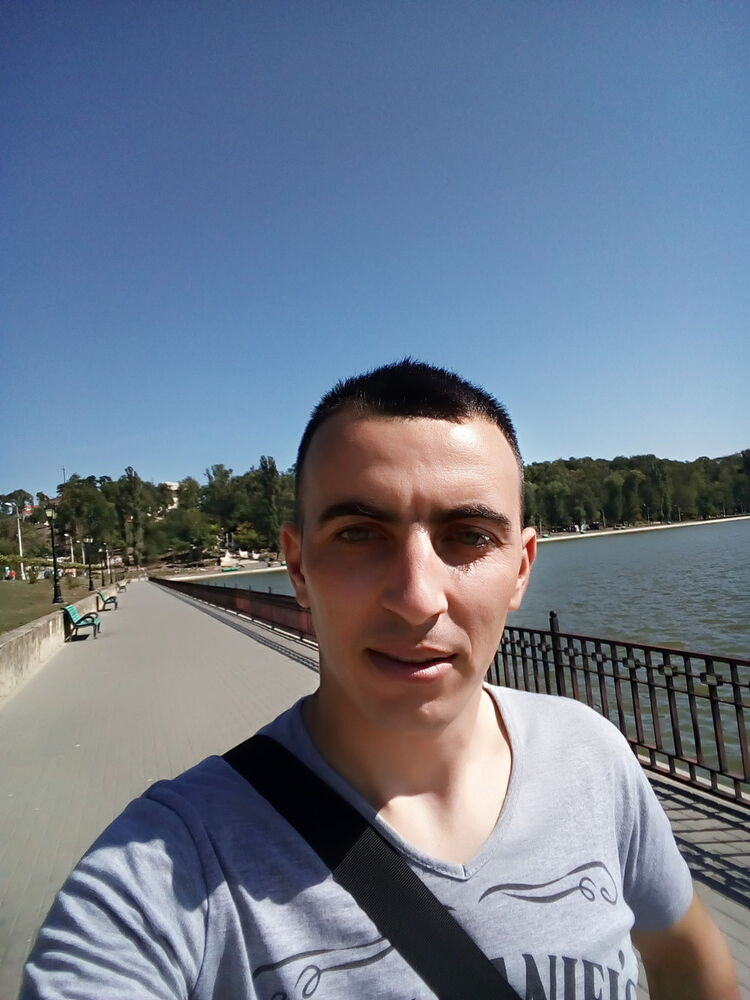  13165061  Vasile, 33 ,    