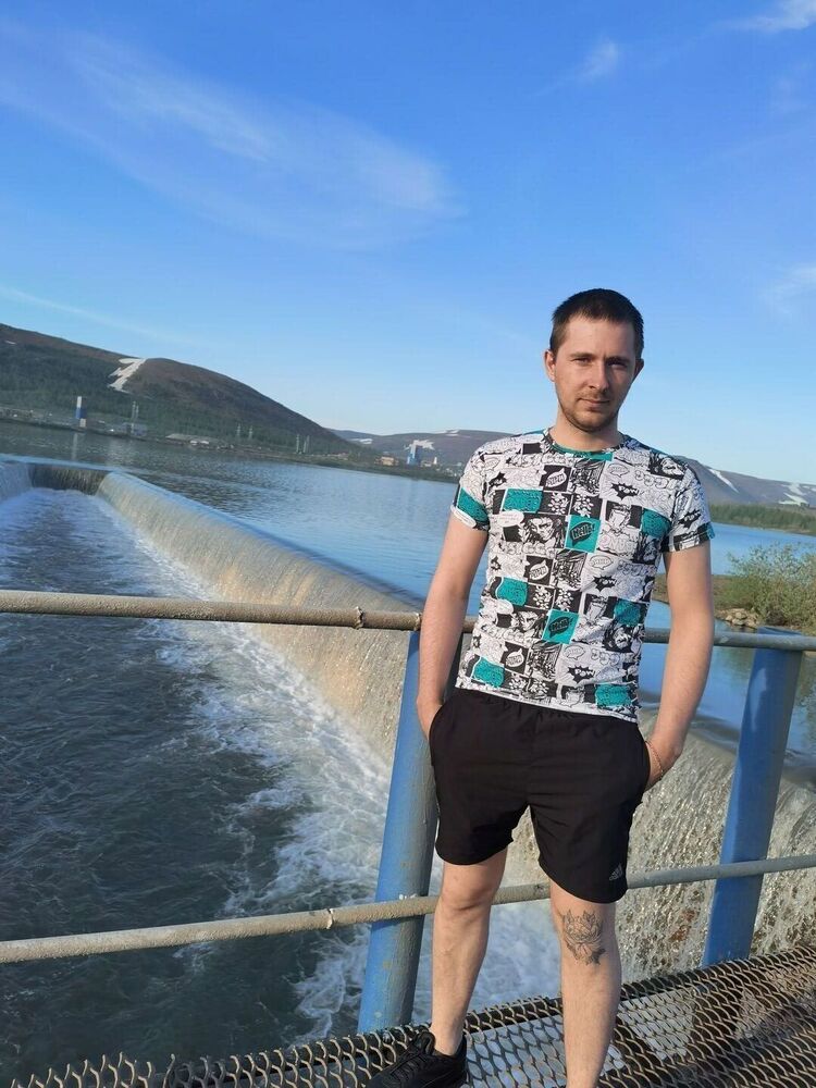  ,   Vlad, 28 ,   ,   