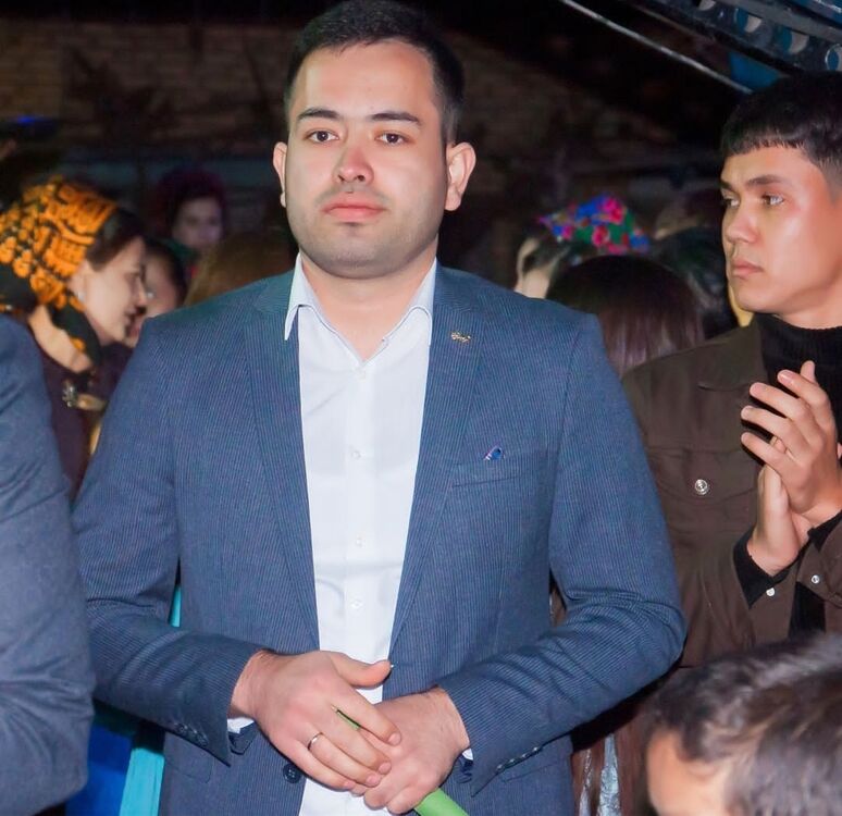  46088221  Ayhan, 29 ,    