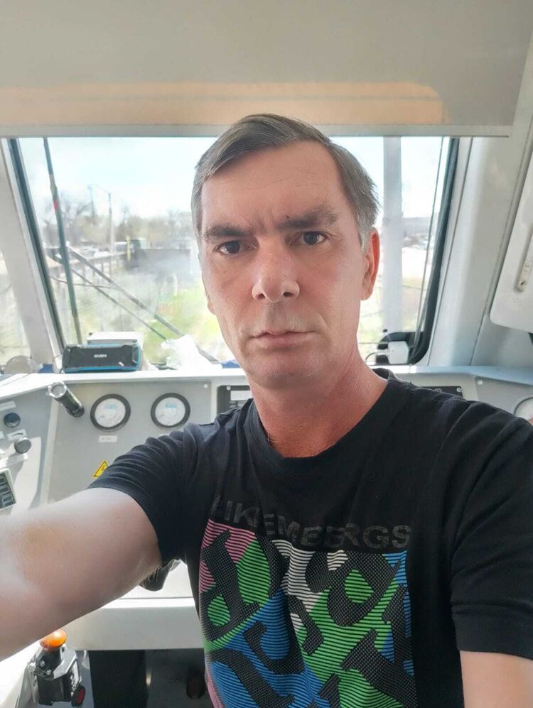  52744761  , 47 ,    --