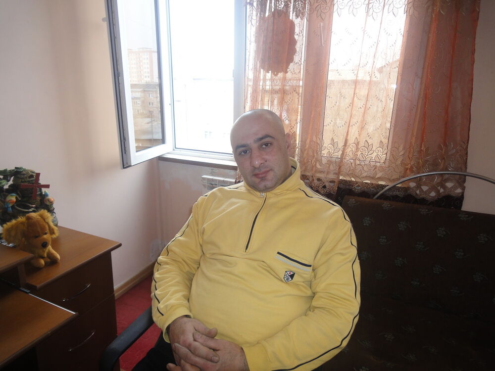  4947711  Robert, 53 ,    