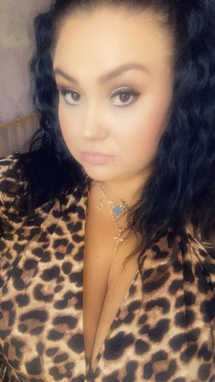  53679921  , 34 ,    