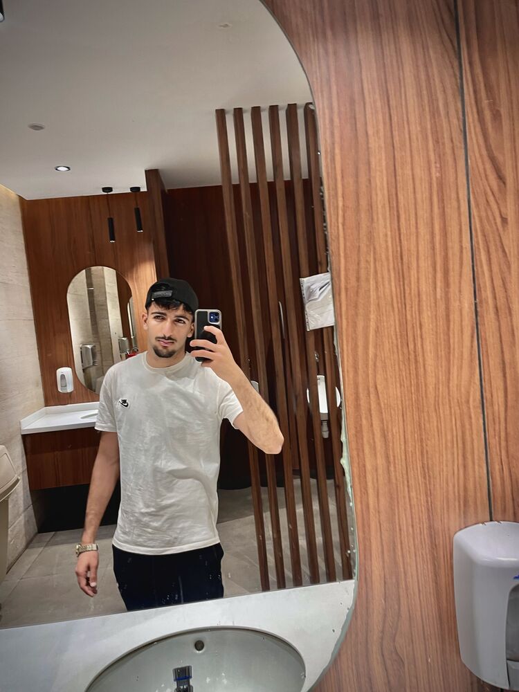  ,   Zakaria, 19 ,   ,   