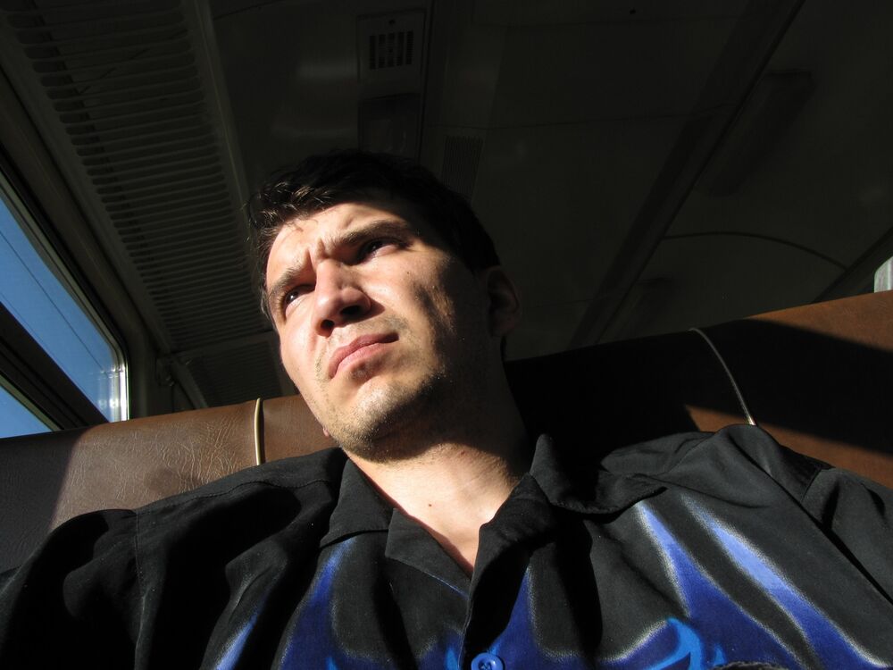  25719651  Leonid, 40 ,    