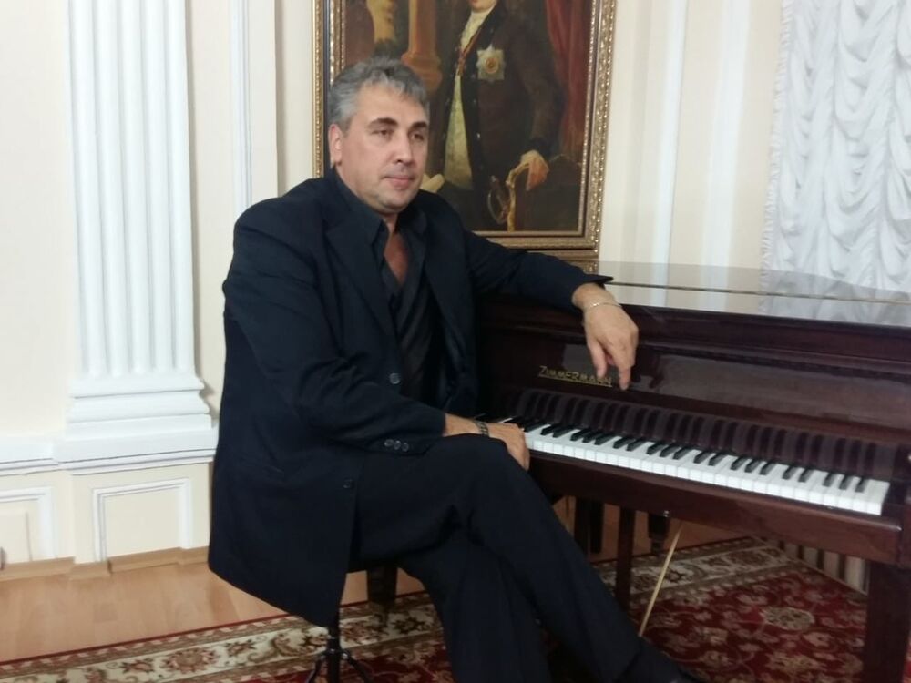  ,   Alex, 49 ,   ,   , c 