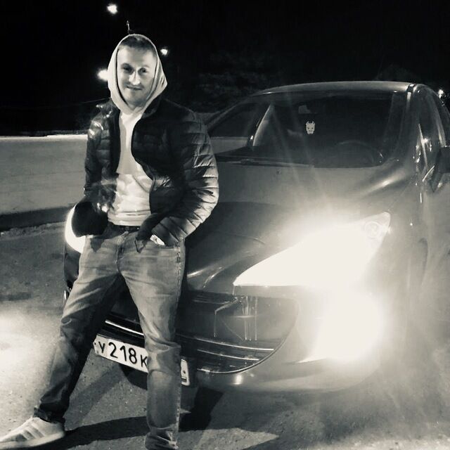  48656931  Stanislav, 35 ,    