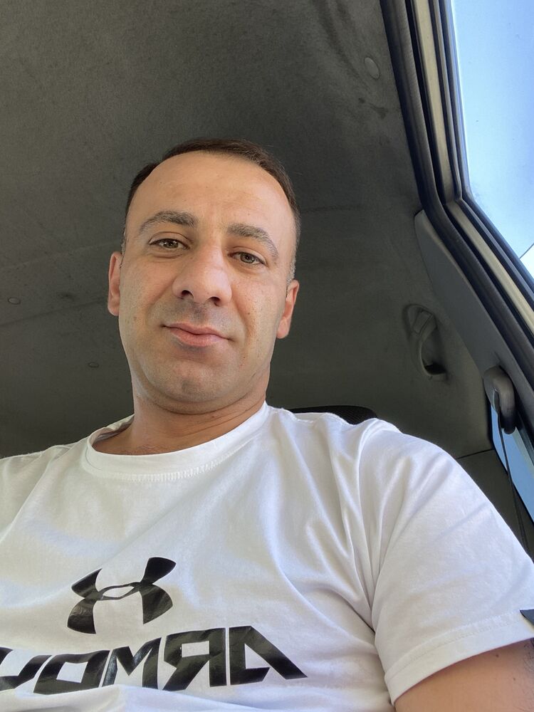  29619081  Gio, 37 ,    -