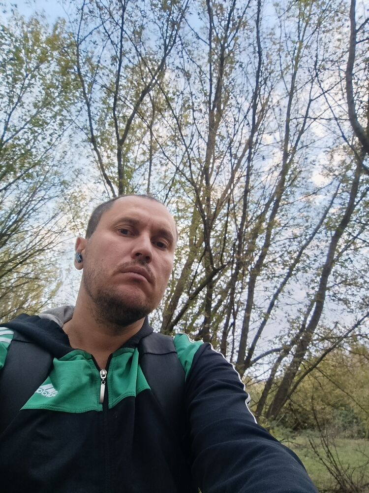  54200051  Dmitry, 40 ,    