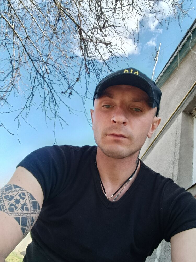  ,   Seryoga, 34 ,   ,   