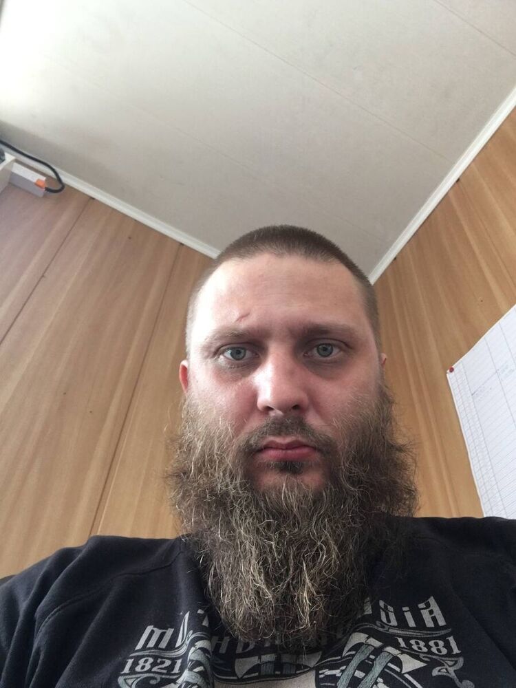  22172151  Niki, 40 ,    