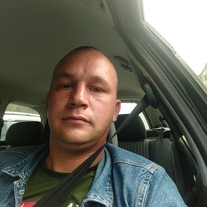  46850891  , 37 ,    
