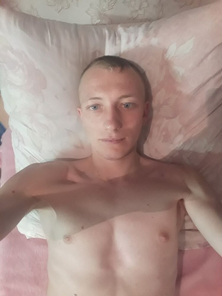  14941401  Aleksander, 33 ,    