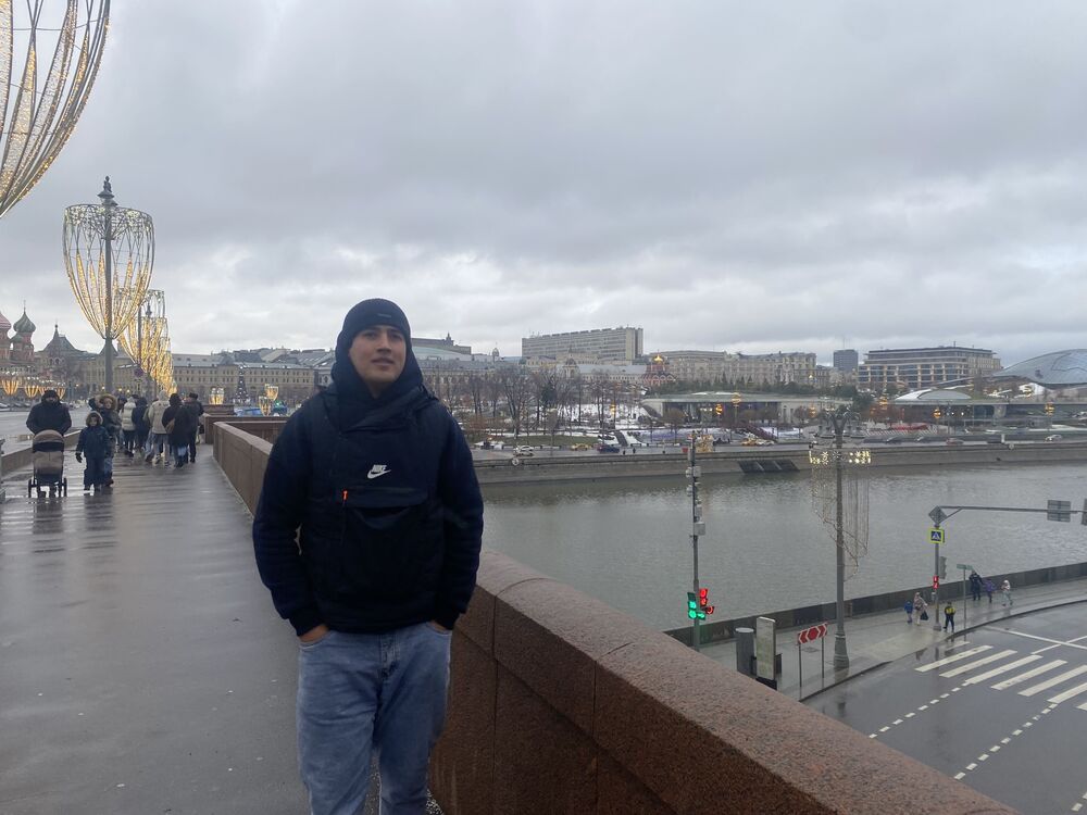  43880941  Bekhzod, 24 ,    