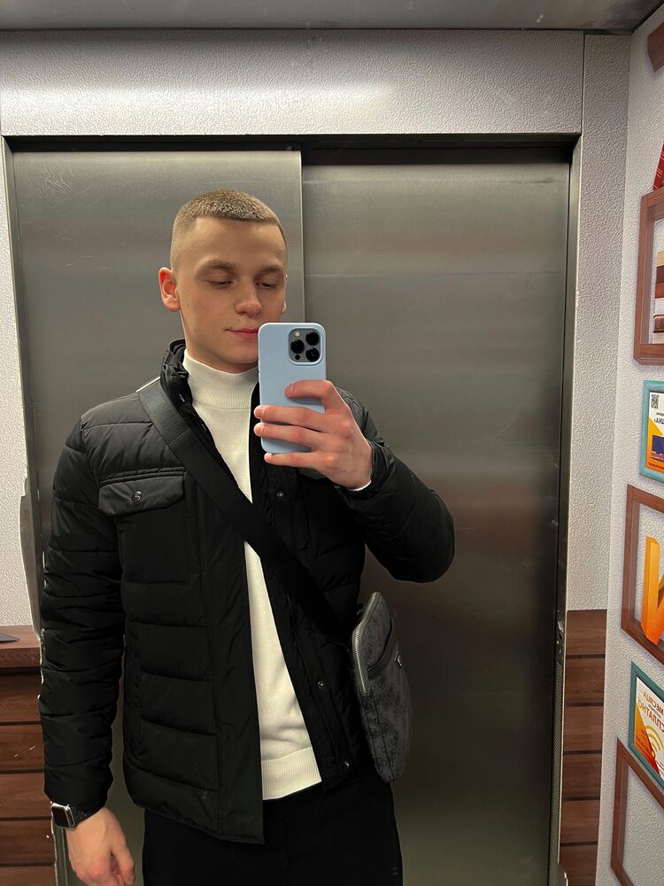  40565971  Vlad, 27 ,    -