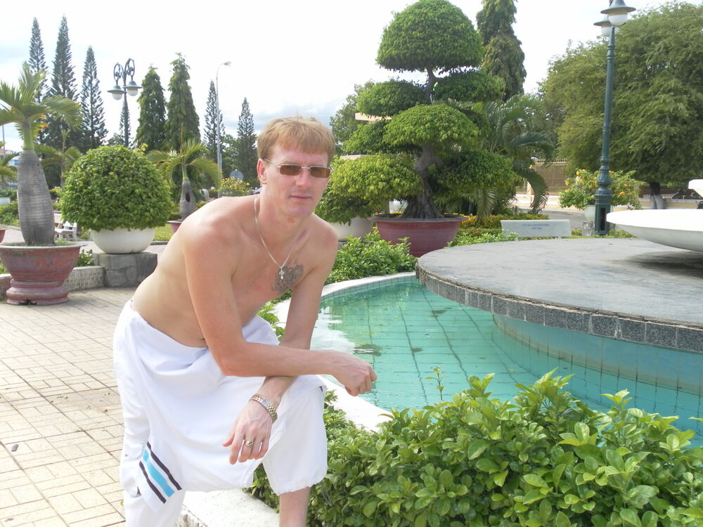  ,   Alex, 44 ,   