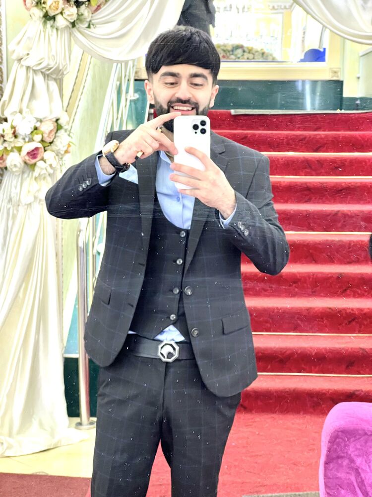  30693621  Orkhan, 32 ,    