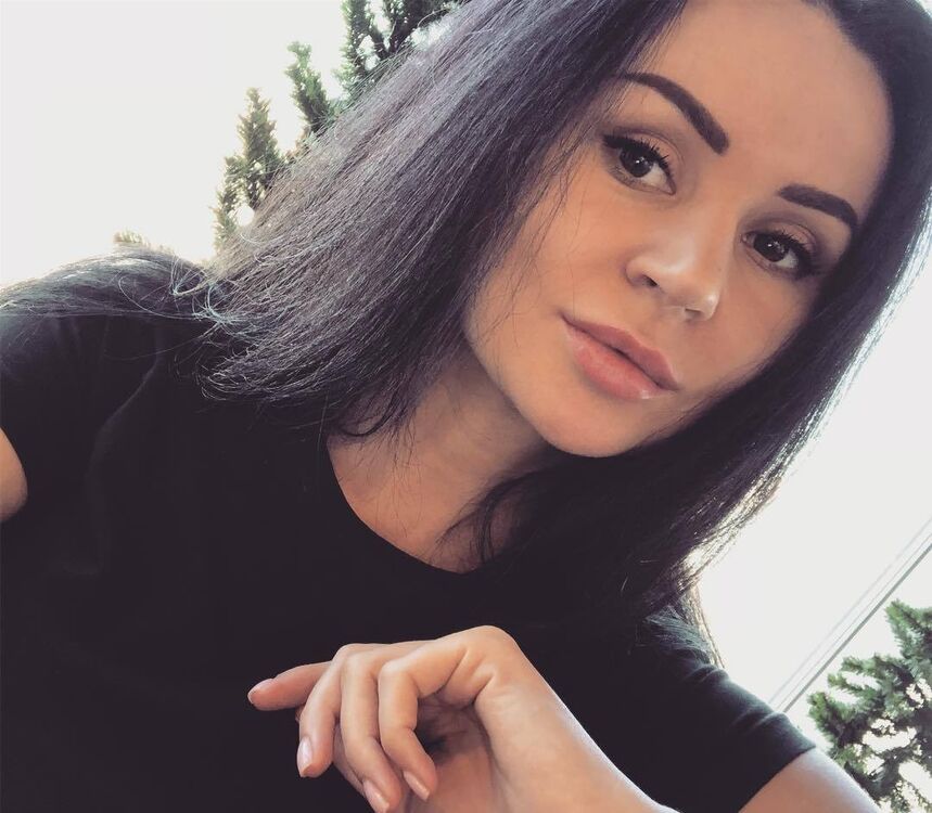  ,   Marina, 29 ,  